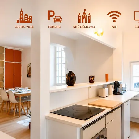 Cozy In Old Town Montlucon, Market & Restaurants Apartman Montluçon